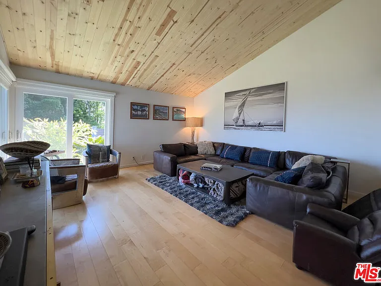 20521 Roca Chica Dr — Photo 17