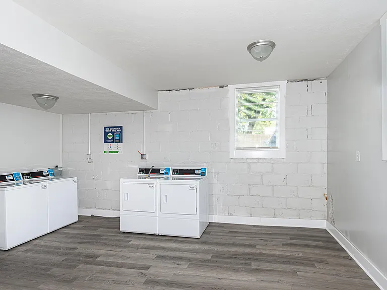 5143 E Washington St — Photo 18