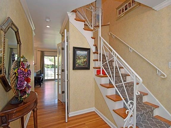 2nd image of 125 Eaton Dr