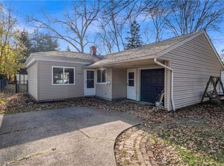8939 Manorford Dr, Parma Heights, OH 44130