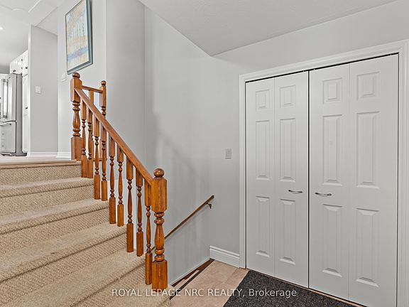 5th image of 11 Village Ct