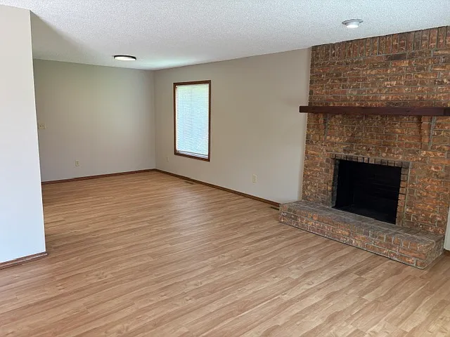 529B E Redwood St #B — Photo 2