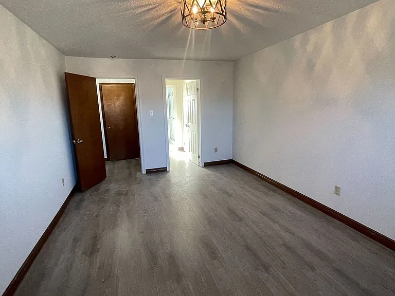 60 Normandy Cres #MAIN — Photo 12