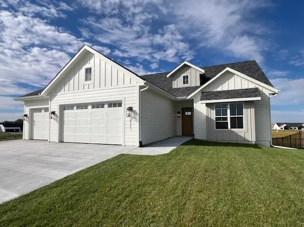 2111 Ketelsen Dr, Ames, IA 50010