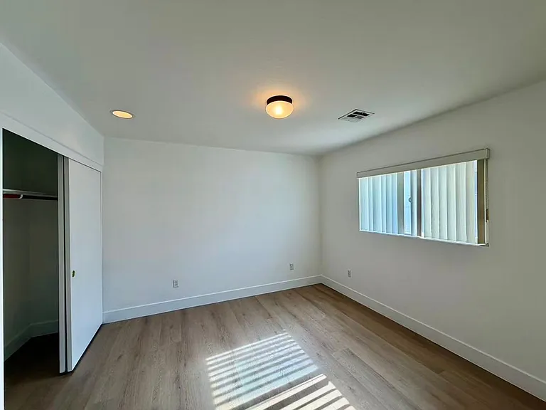 7983 Dutch Villas St — Photo 14