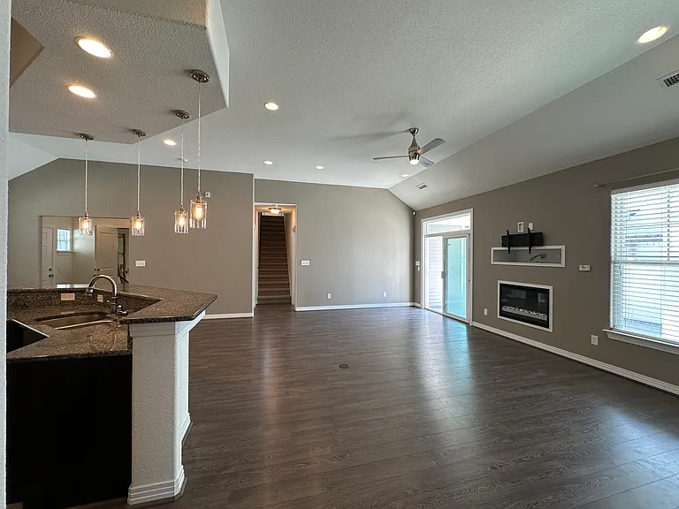 2212 Martlet Ln — Photo 12