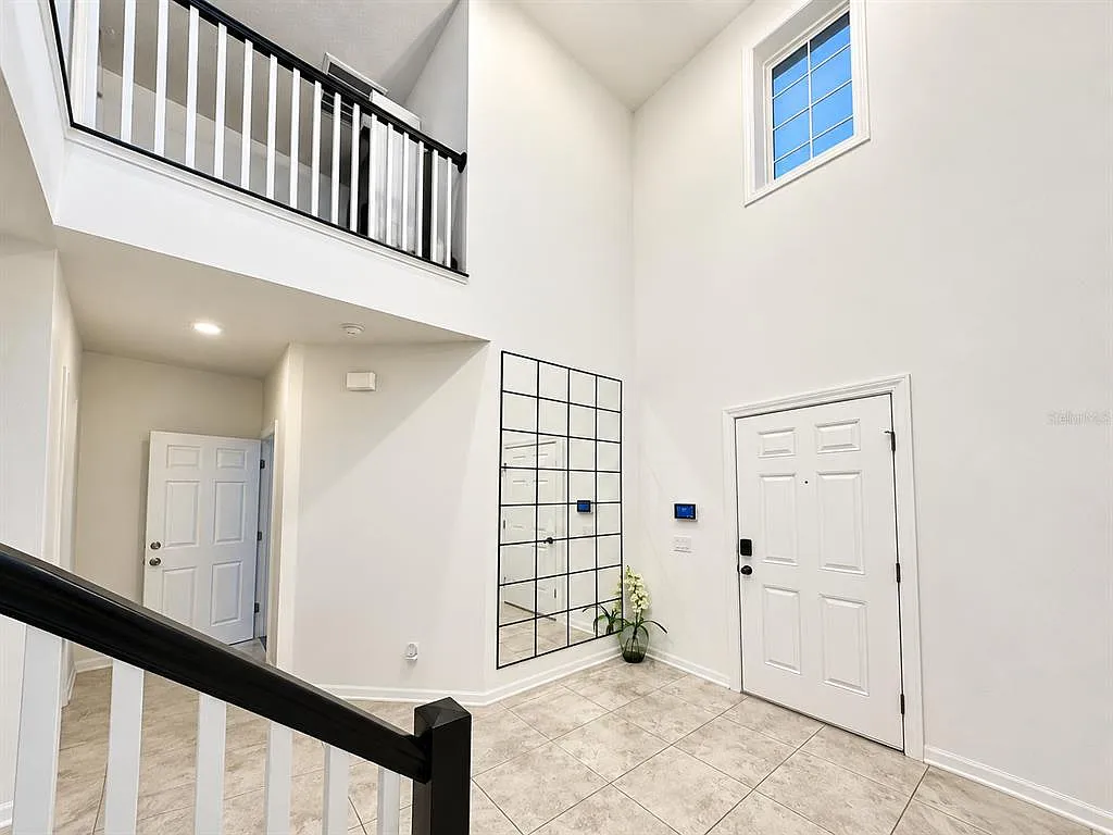 4 bed, 3.0 bath, 2606 sqft, $2,550 — Photo 4