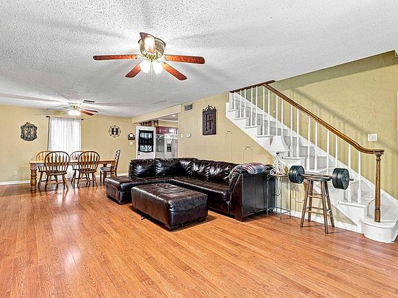 5th image of 130 Cedar Ln