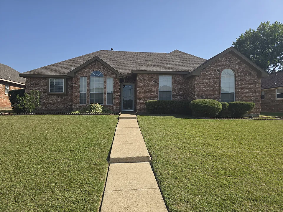 2004 Island View Ct
