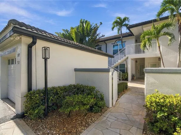 2145 Cay Lagoon DR #322, NAPLES, FL 34109