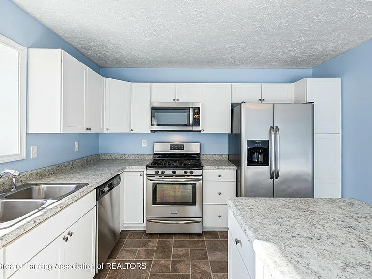 6174 Rutherford Ave — Photo 9