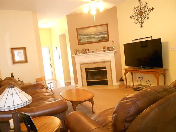 3rd image of 2402 Bonnie Oaks Dr SW