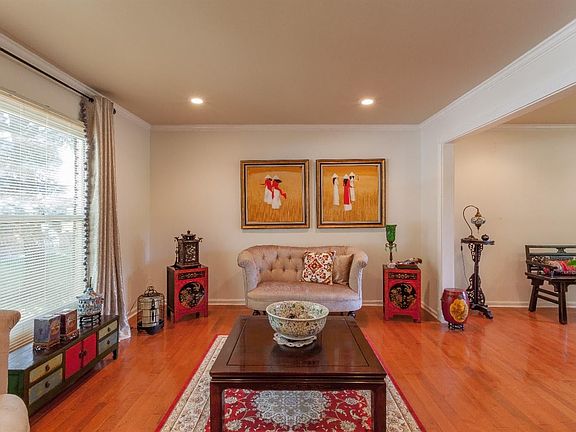 4th image of 2750 Tuebingen Pkwy