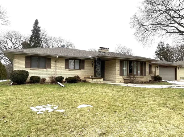 3810 Landstrom Rd, Rockford, IL 61114