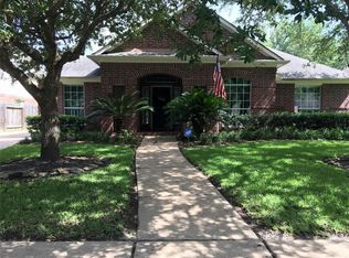 2045 Lodge Crest Ct, League City, TX 77573