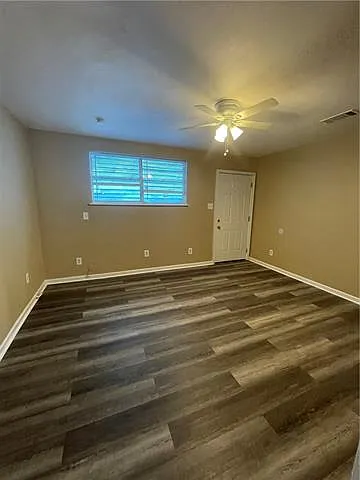 2 bed, 1.0 bath, 750 sqft, $1,300 — Photo 2