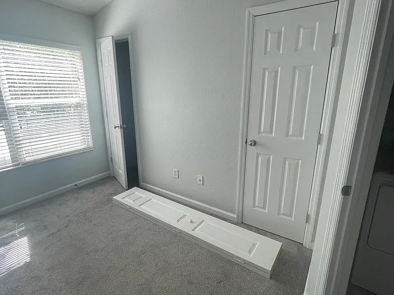 4419 SW 49th Ave — Photo 7