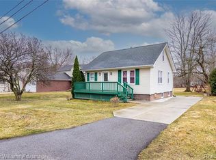 858 Trombley Dr, Troy, MI