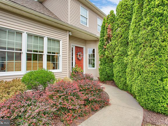 3rd image of 4542 Laurelwood Dr