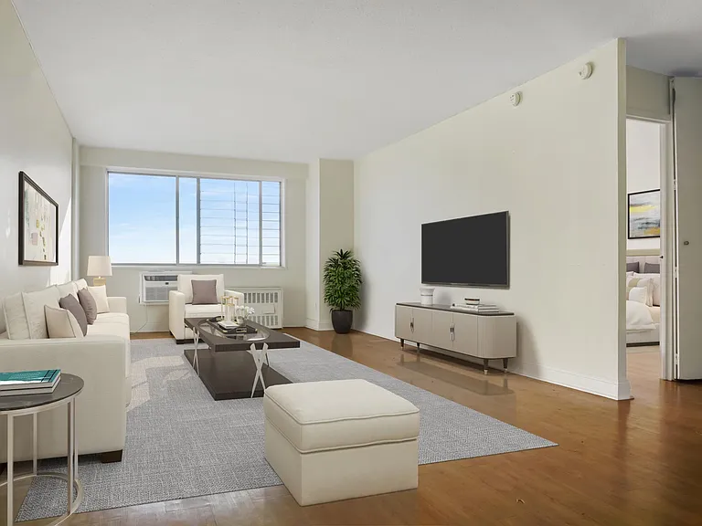 42 E Sidney Ave #10P — Photo 1