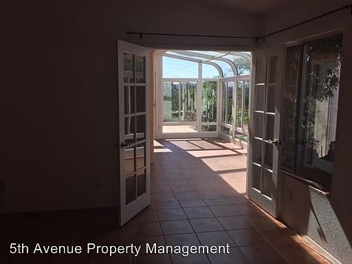 3rd image of 2219 Sawgrass Gln
