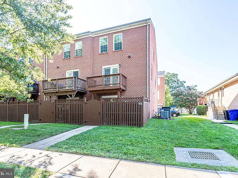 1706 S Edgewood St — Photo 64
