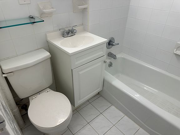 5th image of 40 E 64th St #3
