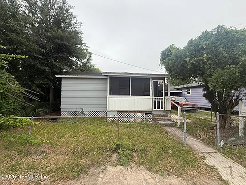 1448 Union St W Photo 1