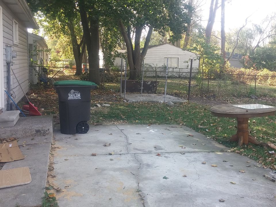 2nd image of 15372 Wendy St