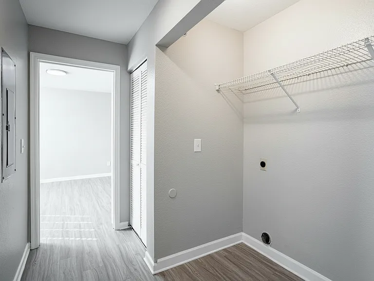 Park Place Apartments — Photo 9