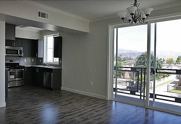 4th image of 6851 Laurel Canyon Blvd APT 4