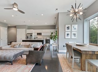 2410 W Bloomingdale Ave APT 2A, Chicago, IL 60647