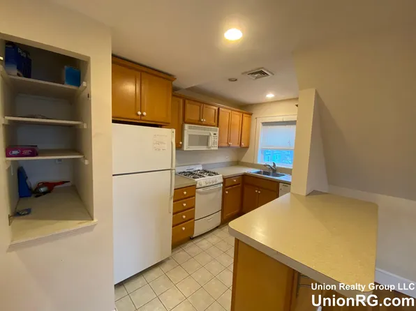67 Surrey St #3, Brighton, MA 02135