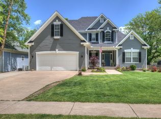 817 Colonial Dr, Webb City, MO 64870