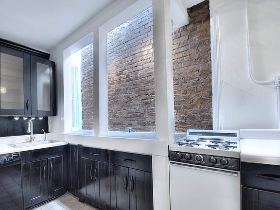4th image of 247 Grand St #4R