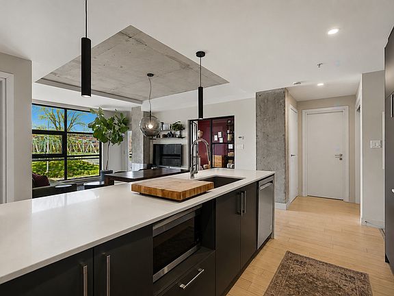 2nd image of 2615 Rue Augustin Cyn #A-206
