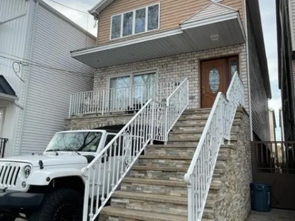 16 Napoleon St, Newark City, NJ 07105