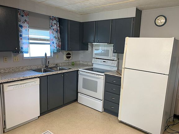 4th image of 322 Desoto St