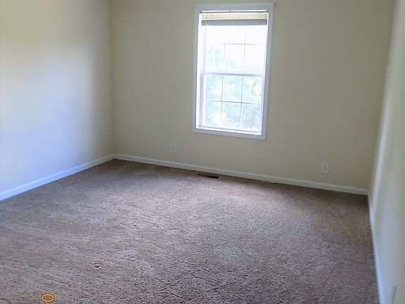 5th image of 922 Kingsbury Dr