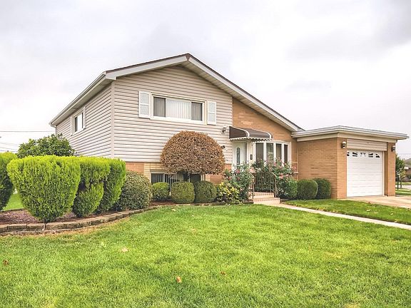 4th image of 9838 Sterling Ln