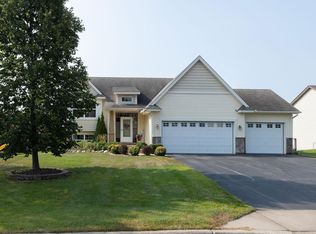 9408 Dunes Ln, Cottage Grove, MN 55016