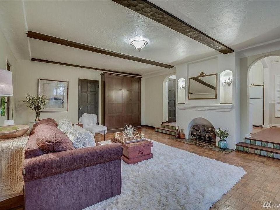 Studio living/bedroom