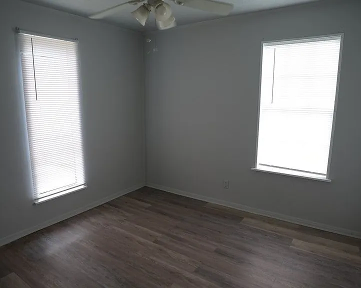 1005 Ladiga St SE — Photo 5