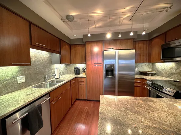 655 S Riverside Dr APT 803A, Memphis, TN 38103