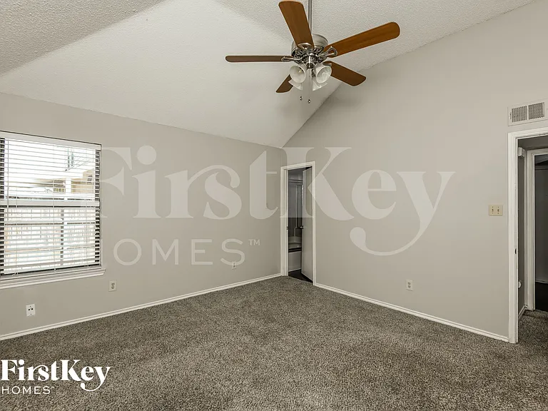 4742 Cornflower Dr — Photo 11