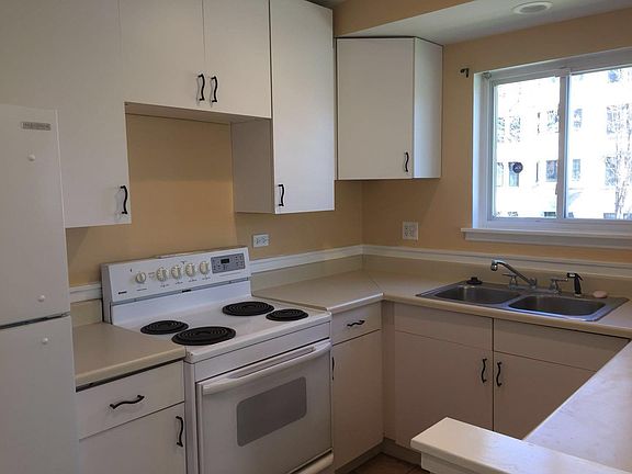 2nd image of 321 Wisconsin Ave #3A
