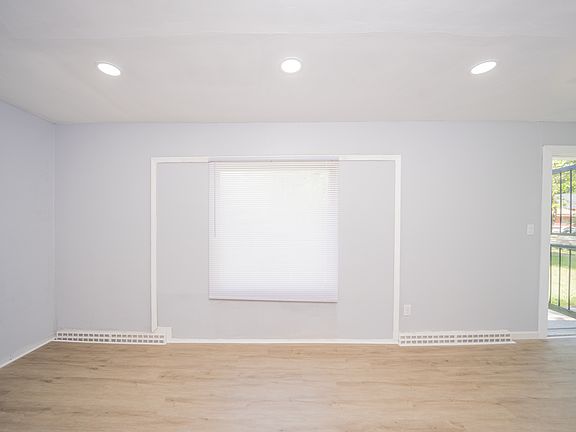 5th image of 22685 Santa Maria St