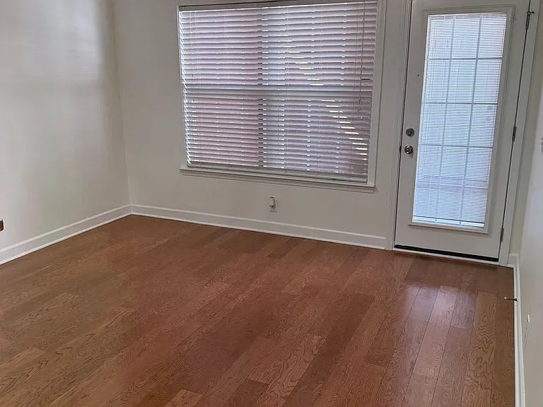 2136 Cason Ln — Photo 4