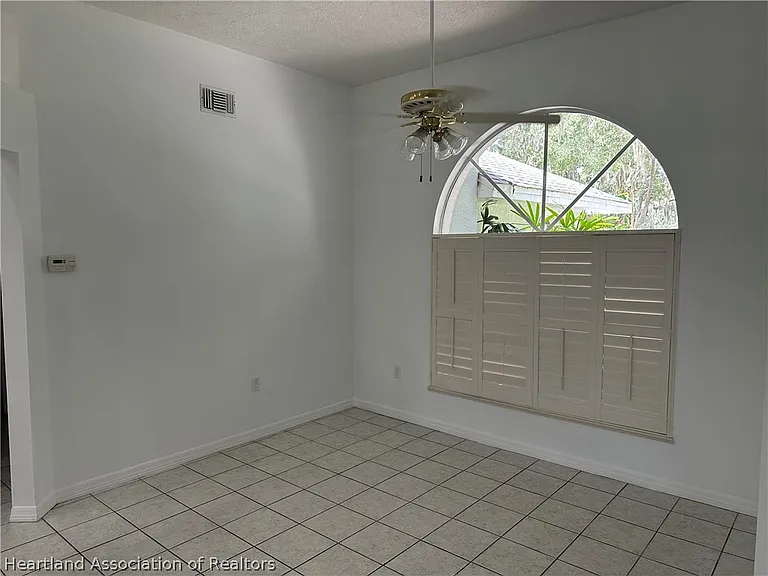2724 Cheyenne Rd — Photo 5