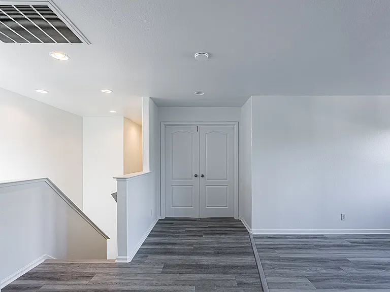 2337 N Silvervale St — Photo 48
